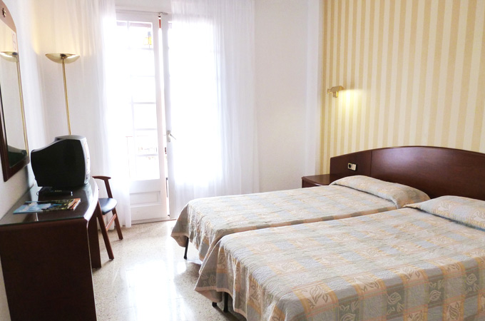 Doppelzimmer mit Balkon