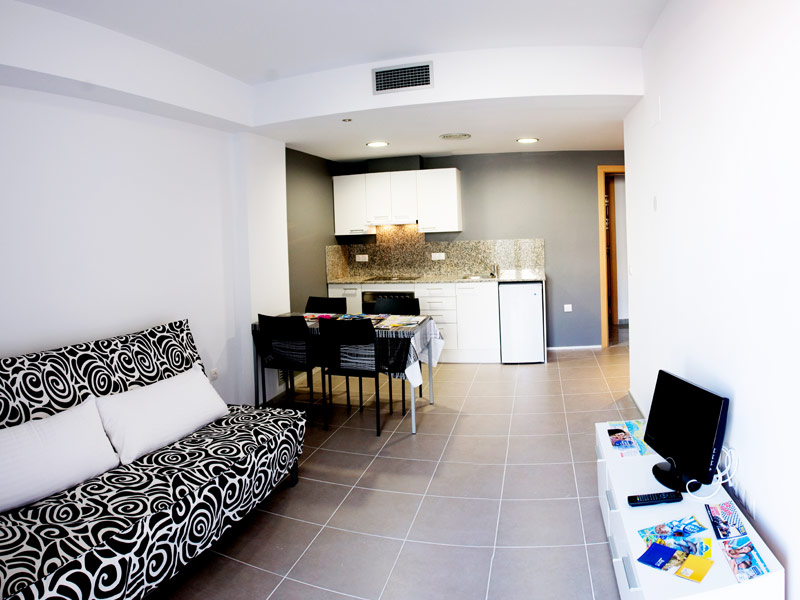 Wohnraum mit Küchenzeile